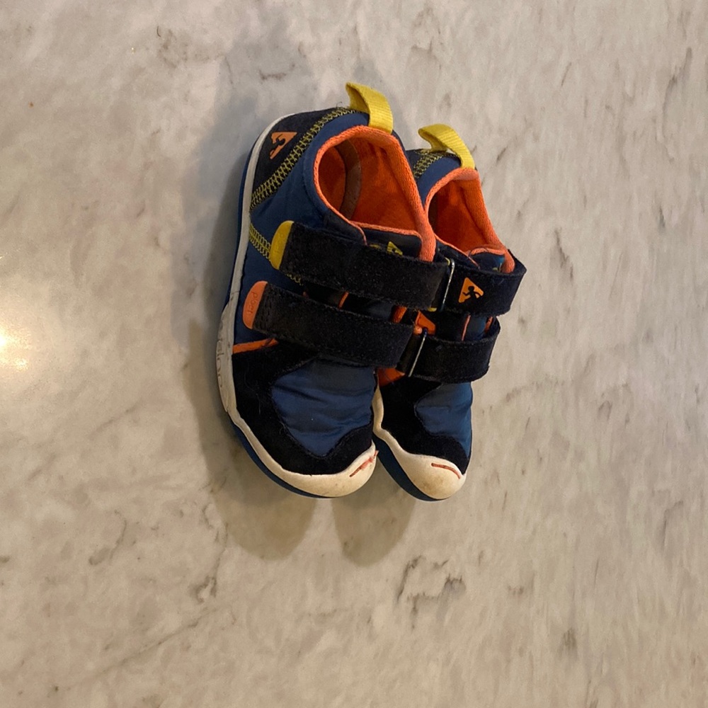 Plae Ty sneaker toddler 8.5